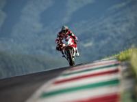 FBsports-赛道上的史诗对决，皮亚斯特里刷新纪录之夜，梅赛德斯绝杀迈凯伦