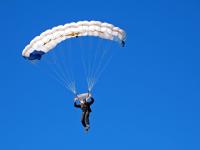 FBsports-绝地反击，当索伯的红色闪电撕裂红牛的银色堡垒—诺里斯火热状态下的F1奇迹之夜