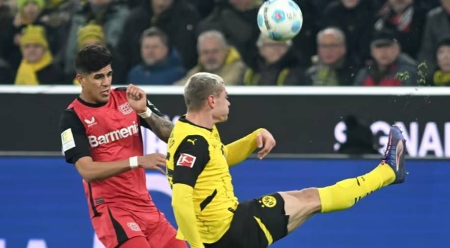 摩纳哥球员们在场上全力以赴