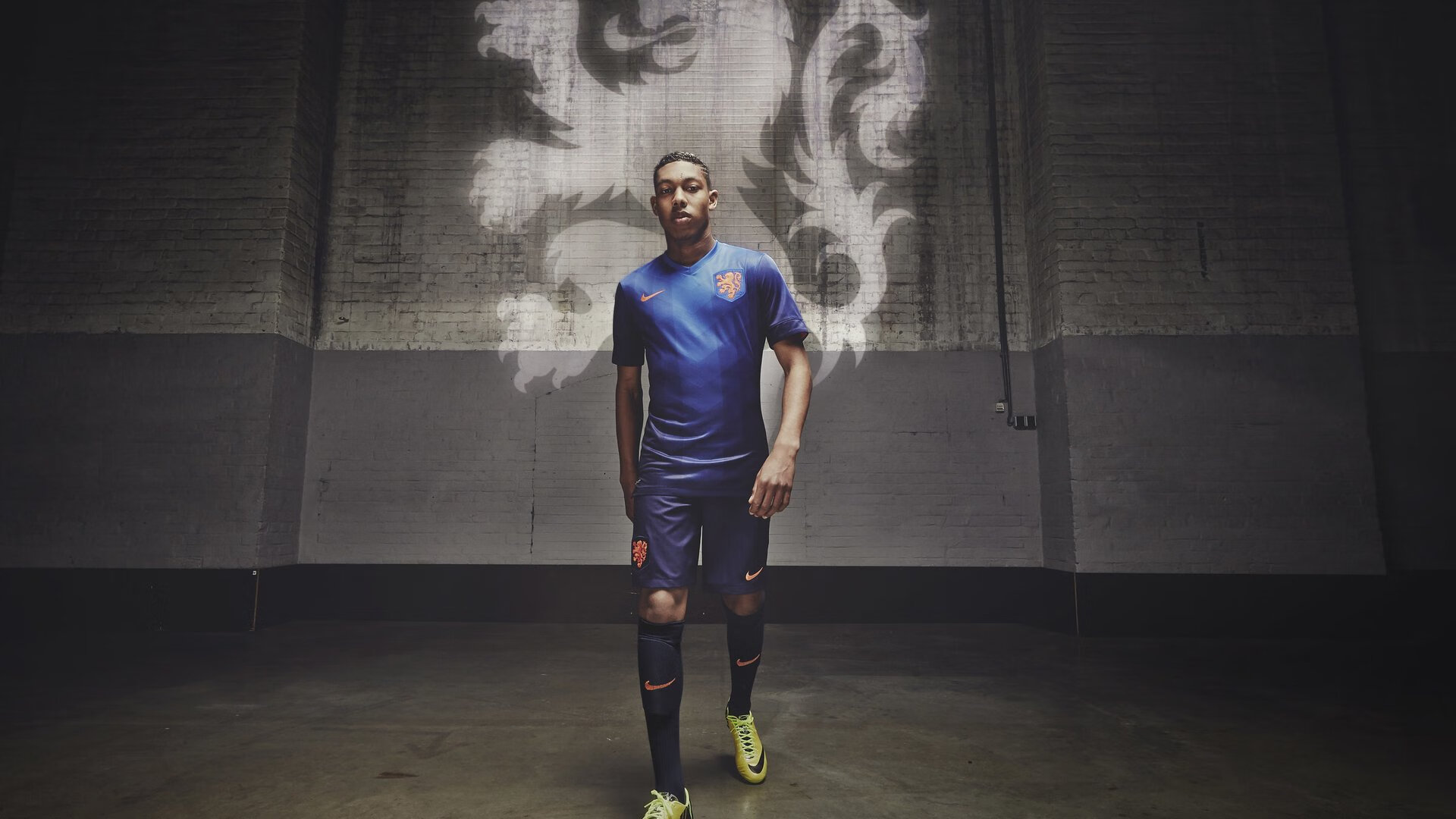 当圣西罗的节奏遇见NBA的接管时刻，伊萨克与AC米兰的跨界启示